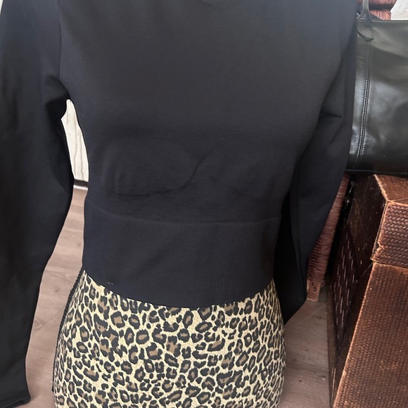 Pink vs control crop top size medium workout compression new - Picture 3 of 17